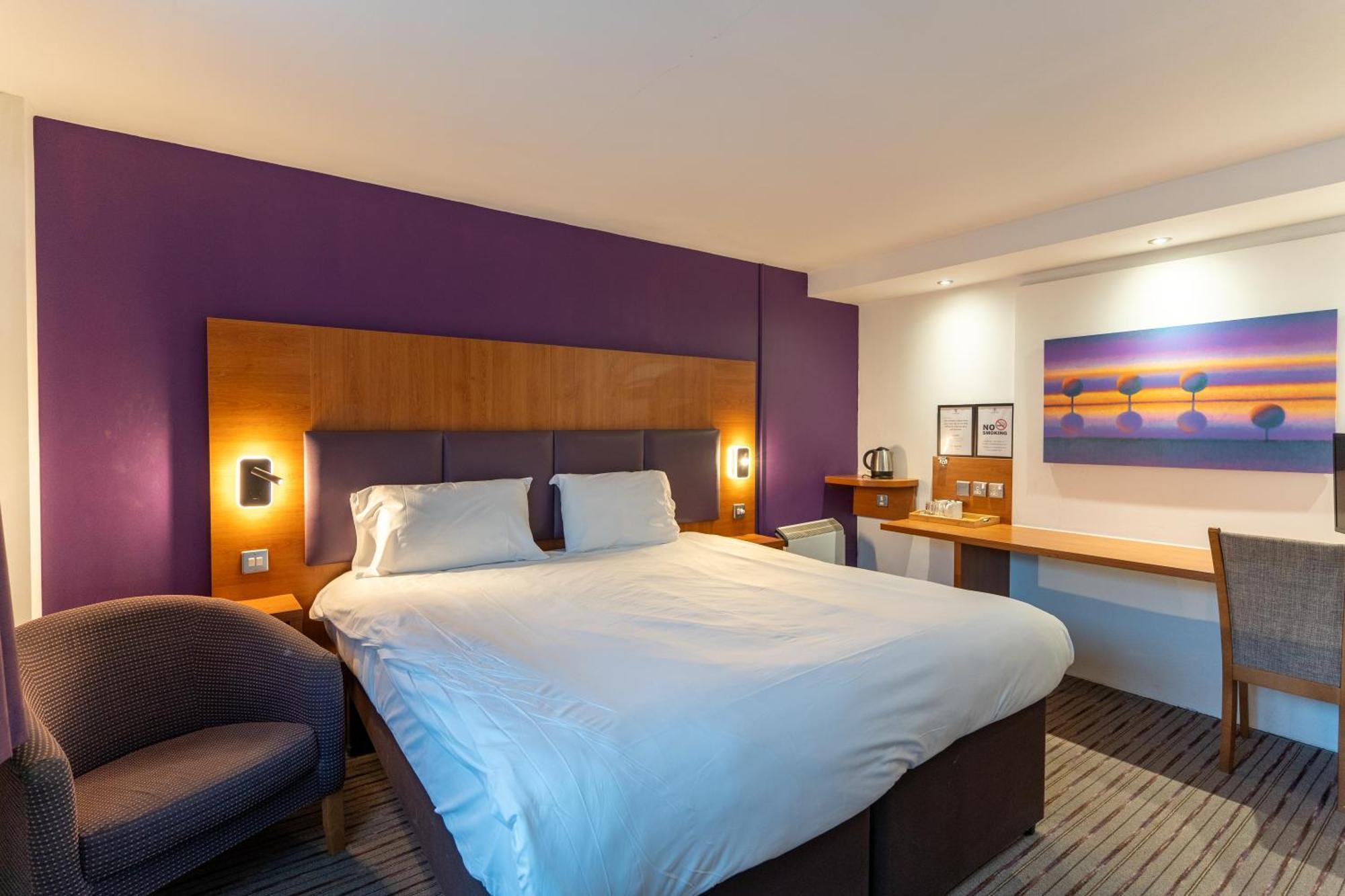 Premier North West Hotel 3*